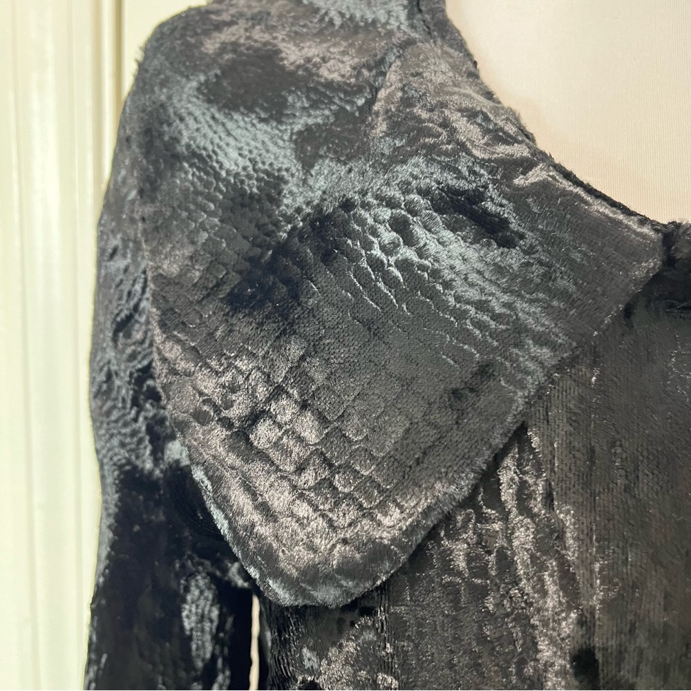 Vintage Charles Gray London Black Velvet Snake Embossed Women's Jacket SZ L - Picture 4 of 13